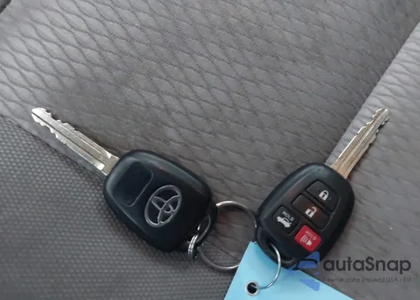 2015 Toyota Corolla Le из США, поврежденный, VIN 2T1BURHE2FC413408